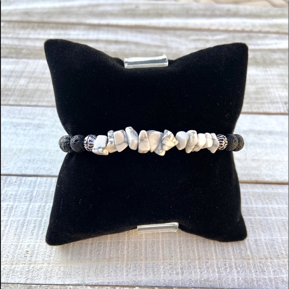 π΄ Genuine howlite & lava rock bead bracelet - Picture 5 of 12